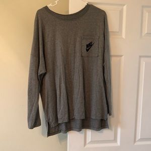 Nike relaxed women’s long sleeve. Worn once